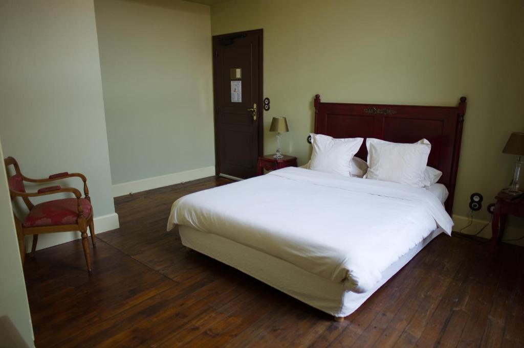 Hostellerie Du Coq D'Or Jonzac Phòng bức ảnh